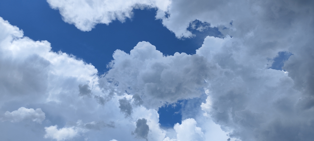 heavy-cloud-in-bluesky